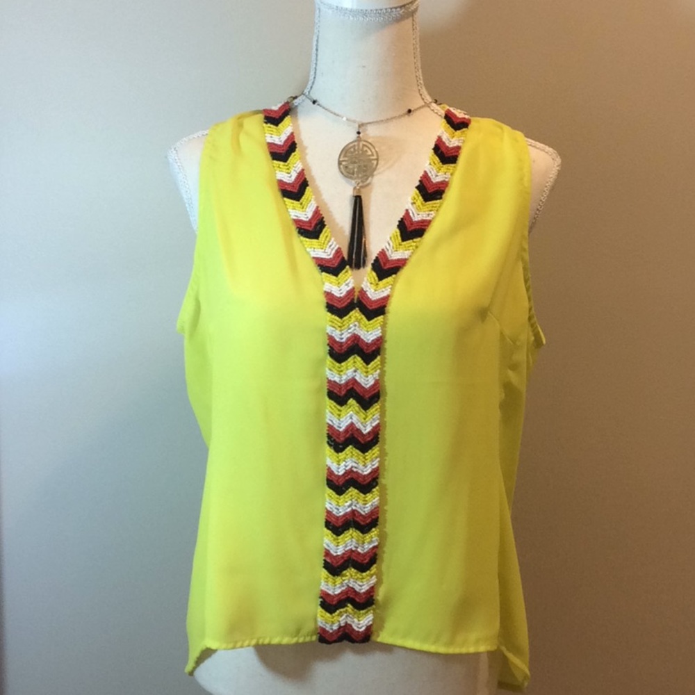 💫GIANNI BINI YELLOW BEADED TOP- size Small💫